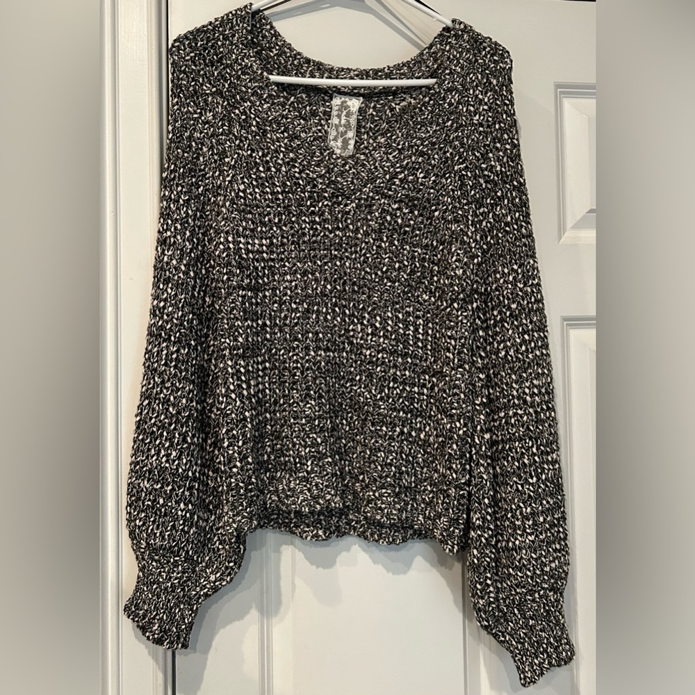 NWOT Sadie & Sage sweater